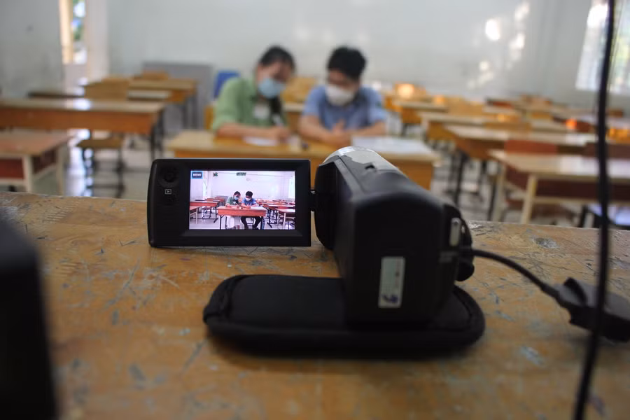 Quá trình thí sinh làm bài được camera lưu lại để tránh gian lận.