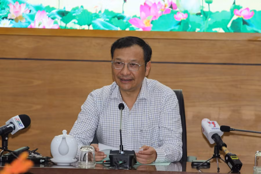 Ông Lê Hoài Nam thông tin tại buổi họp báo.