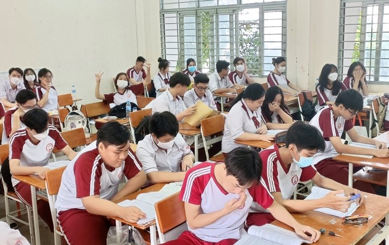 Giờ ôn tập của học sinh Trường THPT Đào Sơn Tây.