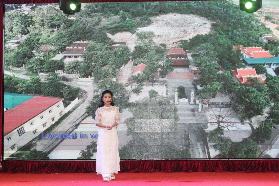 Phần thuyết minh giới thiệu đến thờ Ngự sử Bùi Cầm Hổ của HS Trường Tiểu học - THCS Đậu Liêu (TX Hồng Lĩnh, Hà Tĩnh). Phần thuyết minh giới thiệu đến thờ Ngự sử Bùi Cầm Hổ của HS Trường Tiểu học - THCS Đậu Liêu (TX Hồng Lĩnh, Hà Tĩnh).