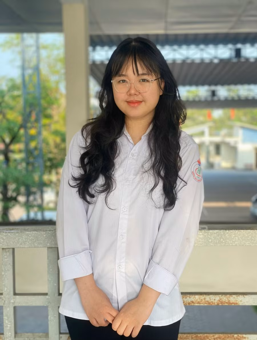 Em Phạm Trần Quỳnh Anh (12 chuyên Anh, Trường THPT chuyên Hà Tĩnh) vừa giành 2 học bổng toàn phần tại Nhật Bản.