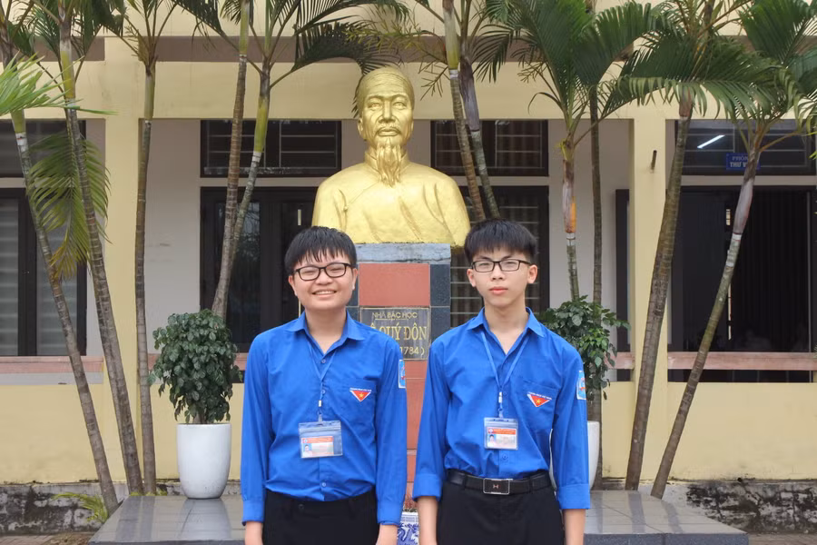 2 học sinh Trường THPT Lê Quý Đôn giành thủ khoa tại Kỳ thi học sinh giỏi cấp tỉnh lớp 11.