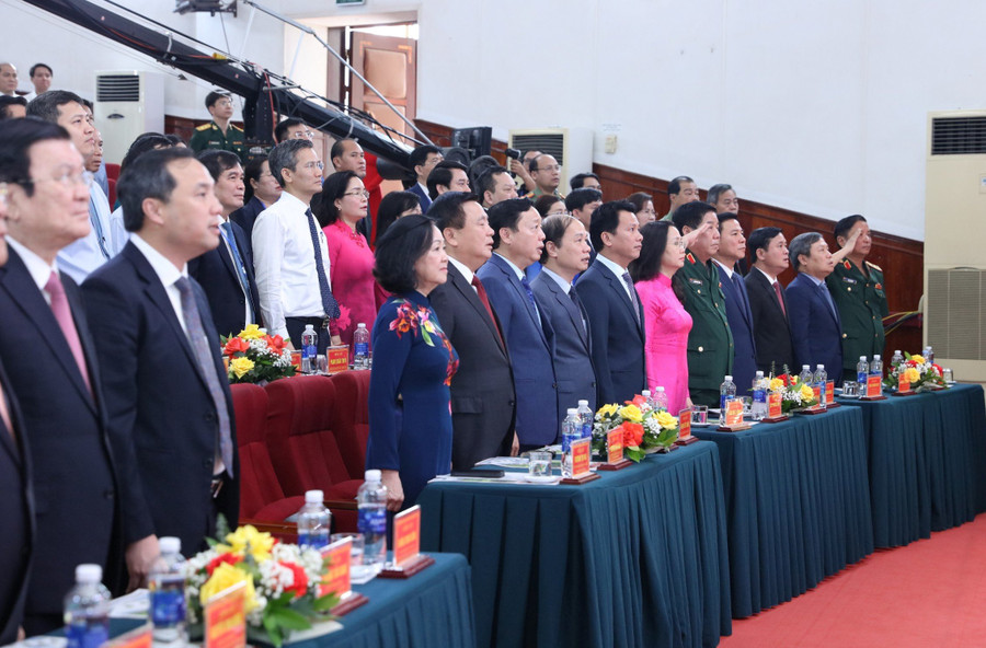 Các đại biểu dự lễ kỷ niệm.