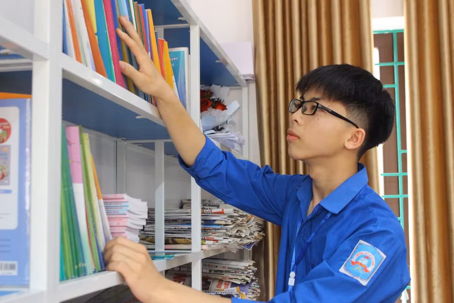 Bên cạnh nỗ lực của trò là sự dày công vun đắp của thầy cô.