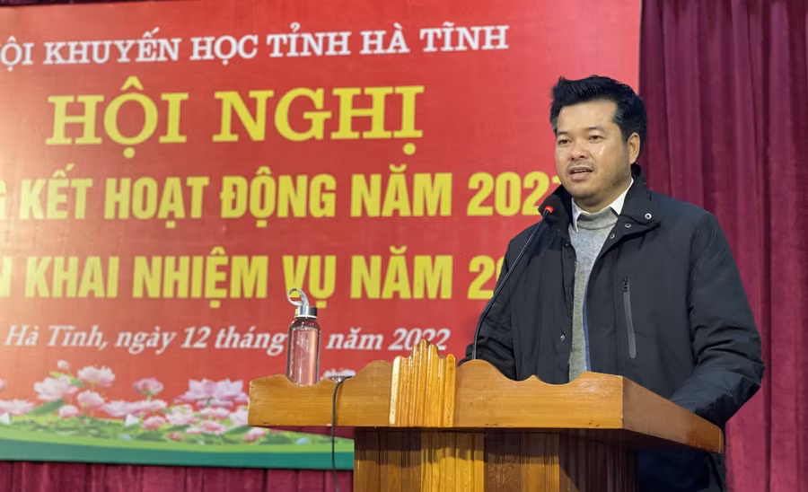 Nhà báo Nguyễn Văn Dũng, Trưởng đại diện Văn phòng Báo GD&amp;TĐ khu vực Miền Trung - Tây Nguyên chia sẻ một số cách làm hay để hỗ trợ các hoàn cảnh học sinh khó khăn.