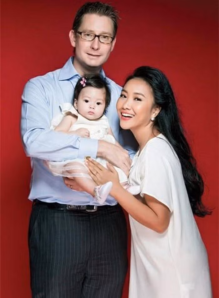Cuộc sống viên mãn của Đoan Trang khi làm vợ doanh nhân Thụy Điển ảnh 7