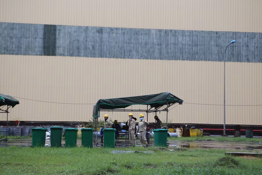 Do công tác đại tu diễn ra trong bối cảnh dịch bệnh Covid-19, phía nhà máy Nhiệt điện Vũng Áng đã tăng cường công tác phòng, chống dịch bệnh, đảm bảo môi trường an toàn trong suốt quá trình thực hiện đại tu.