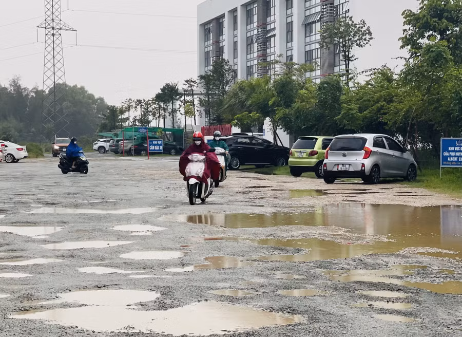 Hàng trăm "chiếc bẫy" giao thông trên đường