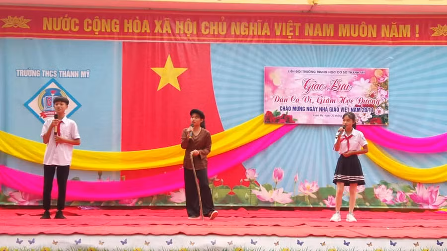 Nhà trường thường xuyên tổ chức các sân chơi để các em học sinh được thể hiện năng khiếu