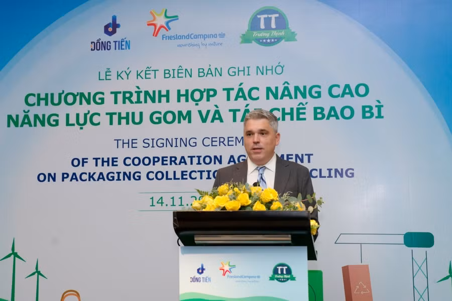 Ông Richard Kiger, TGĐ FrieslandCampina Việt Nam khẳng định sự tiên phong thực hiện chiến lược phát triển bền vững của tập đoàn.