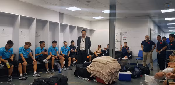 Thưởng "nóng" đội tuyển Việt Nam sau trận thắng Thái Lan