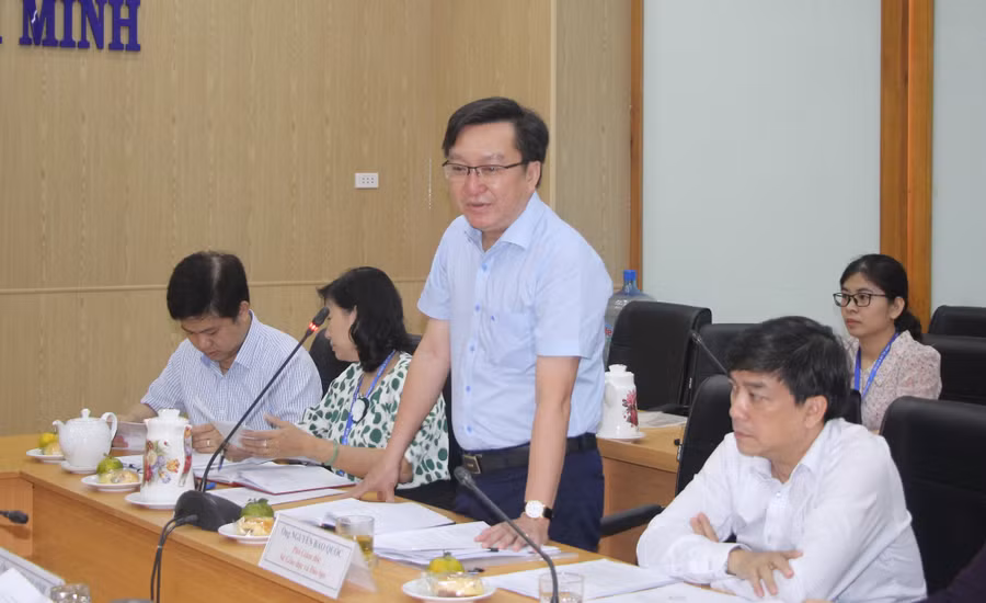 Ông Nguyễn Bảo Quốc, Phó Giám đốc Sở GD&ĐT TPHCM nêu ý kiến tại buổi làm việc. Ông Nguyễn Bảo Quốc, Phó Giám đốc Sở GD&ĐT TPHCM nêu ý kiến tại buổi làm việc.