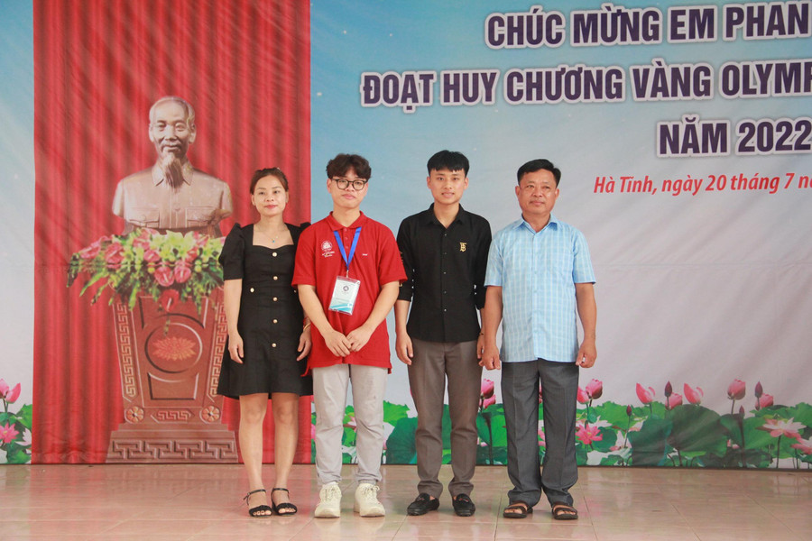 Gia đình em Phan Xuân Hành. Gia đình em Phan Xuân Hành.