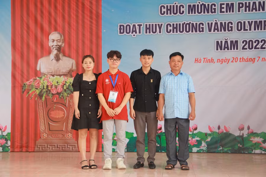 Gia đình em Phan Xuân Hành.