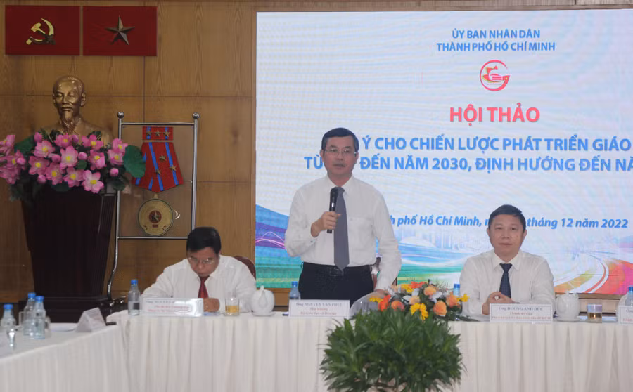 Thứ trưởng Nguyễn Văn Phúc phát biểu tại hội thảo.