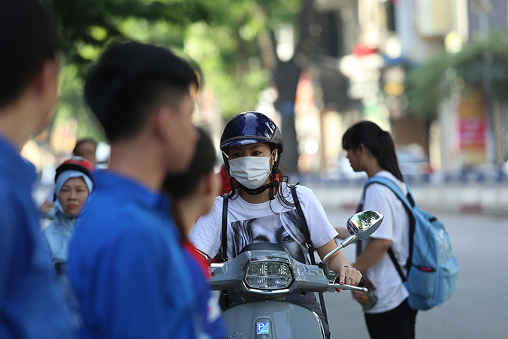 Nắng nóng có thể gây ảnh hưởng tới sức khoẻ bởi nền nhiệt cao. Nắng nóng có thể gây ảnh hưởng tới sức khoẻ bởi nền nhiệt cao.