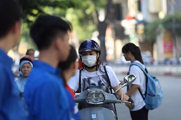 Nắng nóng có thể gây ảnh hưởng tới sức khoẻ bởi nền nhiệt cao.