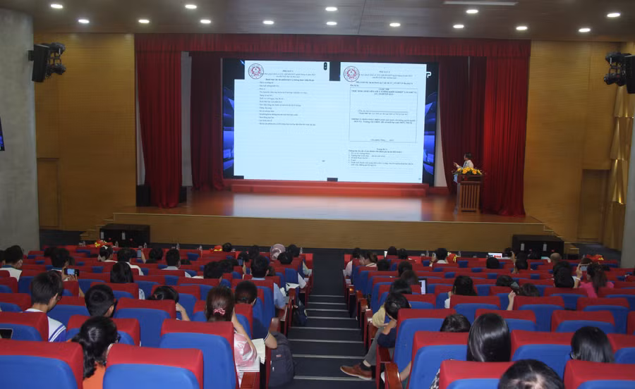 Toàn cảnh buổi tập huấn.