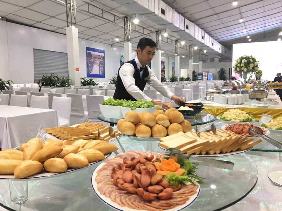 Ngoài ẩm thực phong cách Âu...