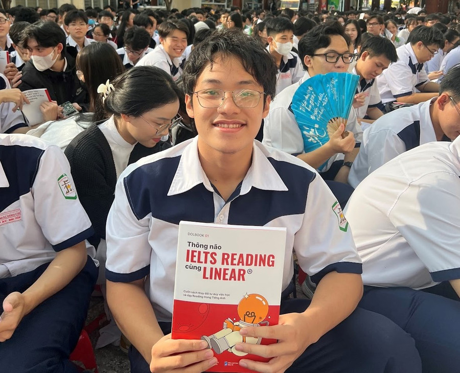 Phần quà từ DOL English IELTS Đình Lực gửi tặng các bạn học sinh hăng hái nhất. Phần quà từ DOL English IELTS Đình Lực gửi tặng các bạn học sinh hăng hái nhất.