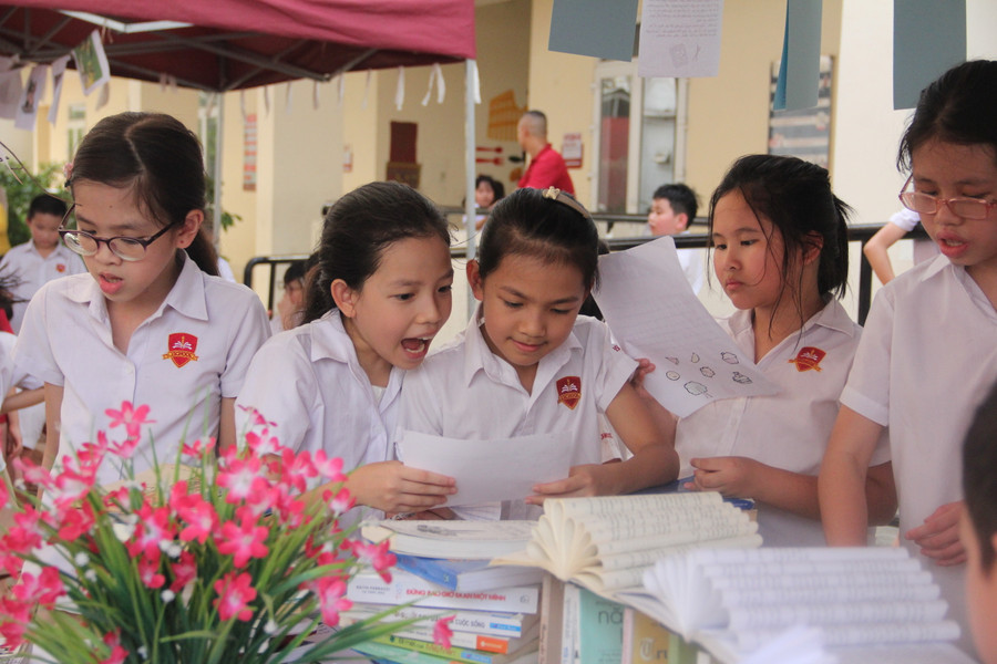 Ngày hội sách là dịp học sinh iSchool giao lưu, học tập nhằm nâng cao chất lượng dạy và học. Qua đó, tạo không gian văn hoá, vui tươi, bổ ích, lan tỏa những giá trị tốt đẹp của sách đến với đời sống học đường. Ngày hội sách là dịp học sinh iSchool giao lưu, học tập nhằm nâng cao chất lượng dạy và học. Qua đó, tạo không gian văn hoá, vui tươi, bổ ích, lan tỏa những giá trị tốt đẹp của sách đến với đời sống học đường.