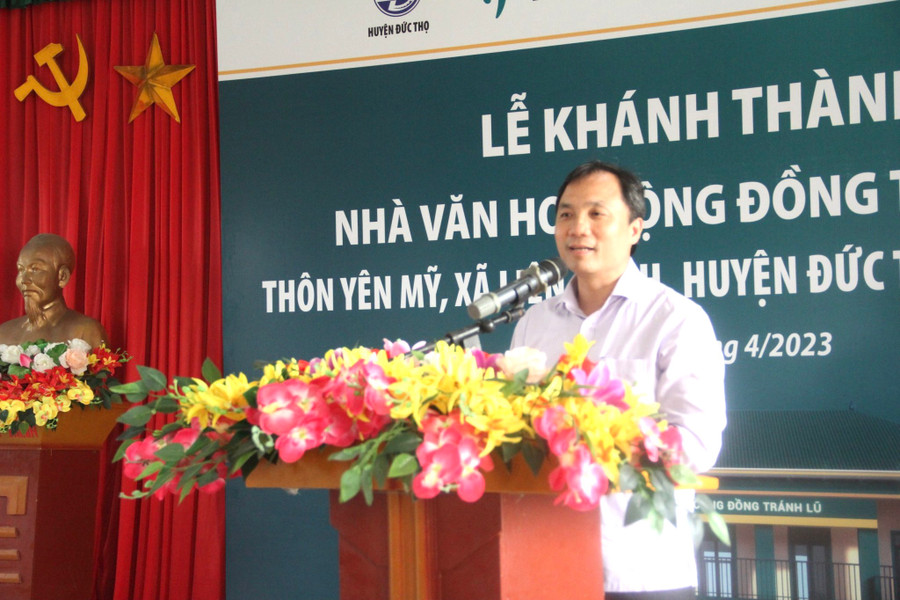 Ông Hoàng Trung Dũng - Bí thư Tỉnh ủy Hà Tĩnh, phát biểu tại Lễ khánh thành công trình thôn Yên Mỹ, xã Liên Minh, huyện Đức Thọ.