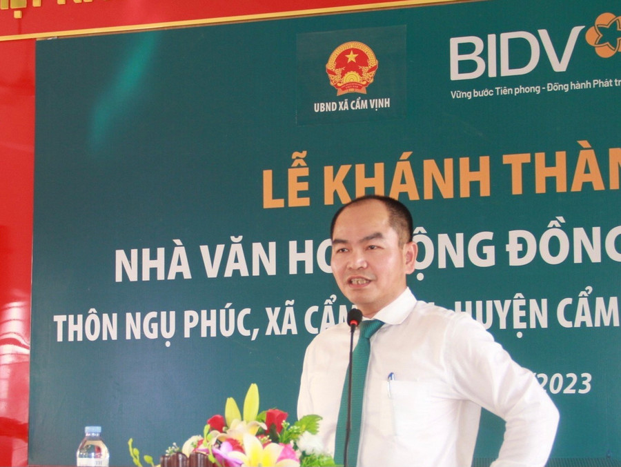 Ông Nguyễn Đình Thịnh – Giám đốc BIDV Hà Tĩnh phát biểu tại lễ khánh thành.
