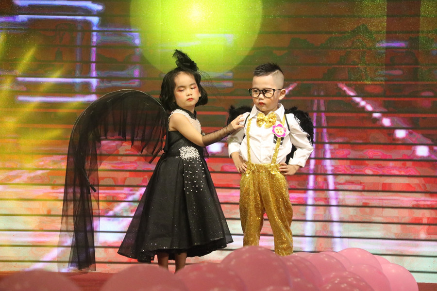 Bất ngờ màn trình diễn thời trang của các "siêu mẫu" nhí trường Mầm non ảnh 18