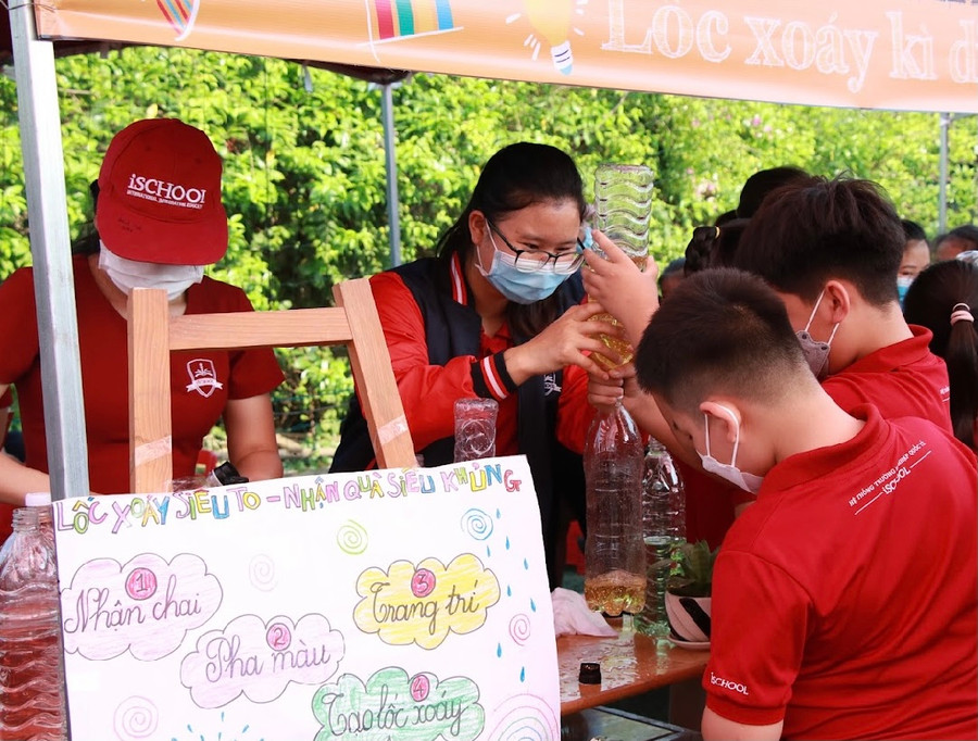 Thoả sức sáng tạo tại Ngày hội khoa học - Science day ảnh 4 Thoả sức sáng tạo tại Ngày hội khoa học - Science day ảnh 4