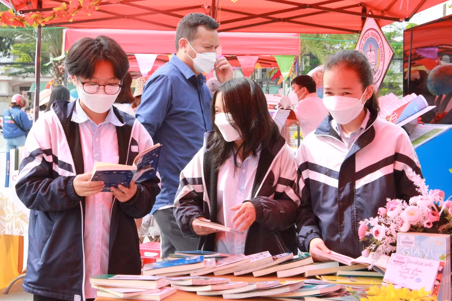 Dự kiến, trong tháng 5, UBND tỉnh Hà Tĩnh sẽ công bố danh mục SGK lớp 3 và lớp 7 và lớp 10 năm học 2022 - 2023.