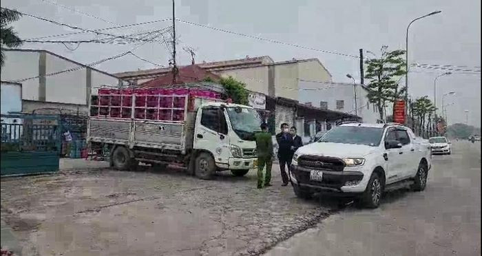 Công an Hà Nội vào cuộc vụ hàng chục nghìn vỏ bình Petrovietnam Gas tập kết trái phép ảnh 1