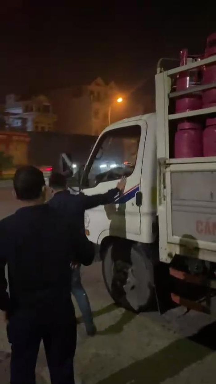 Công an Hà Nội vào cuộc vụ hàng chục nghìn vỏ bình Petrovietnam Gas tập kết trái phép ảnh 3