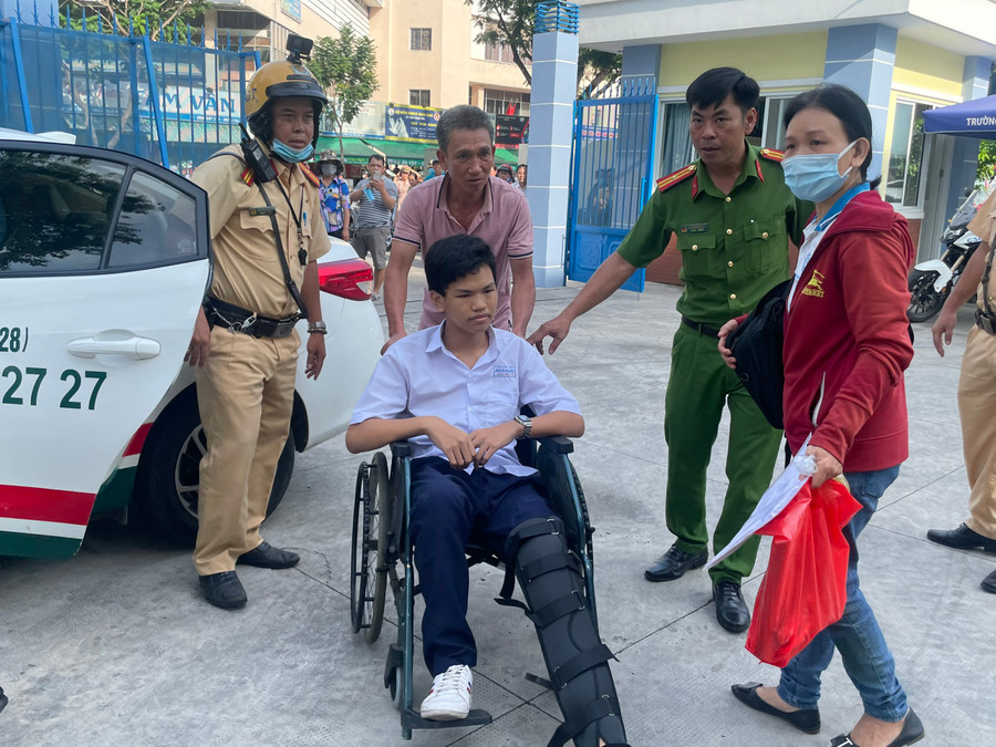 Dù gặp tai nạn nhưng thí sinh H.M. vẫn có mặt trước thời điểm bắt đầu giờ làm bài thi. Dù gặp tai nạn nhưng thí sinh H.M. vẫn có mặt trước thời điểm bắt đầu giờ làm bài thi.