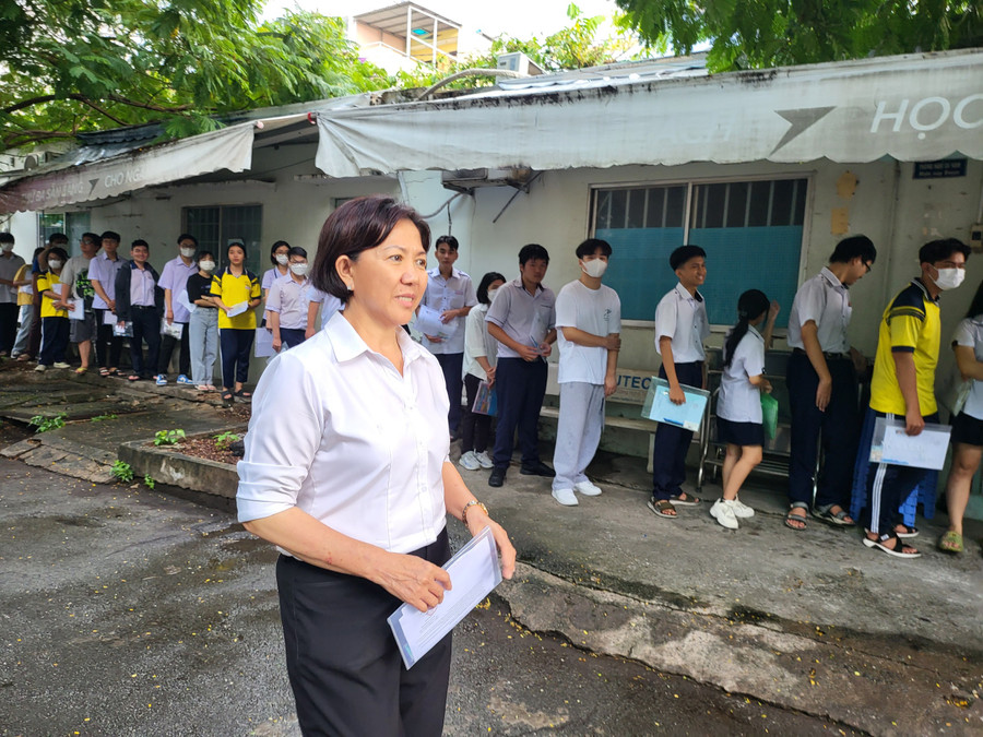 Điểm thi Trường THPT Nguyễn Trãi (quận 4) là nơi dự thi của thí sinh Ngô Thị Kim Chi. Điểm thi Trường THPT Nguyễn Trãi (quận 4) là nơi dự thi của thí sinh Ngô Thị Kim Chi.