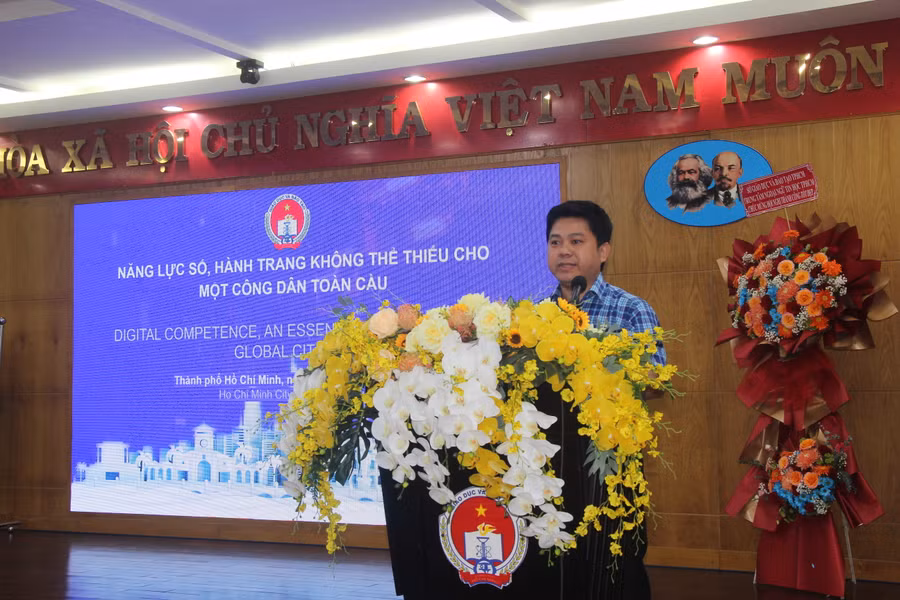 Ông Hồ Tấn Minh phát biểu tại hội nghị.