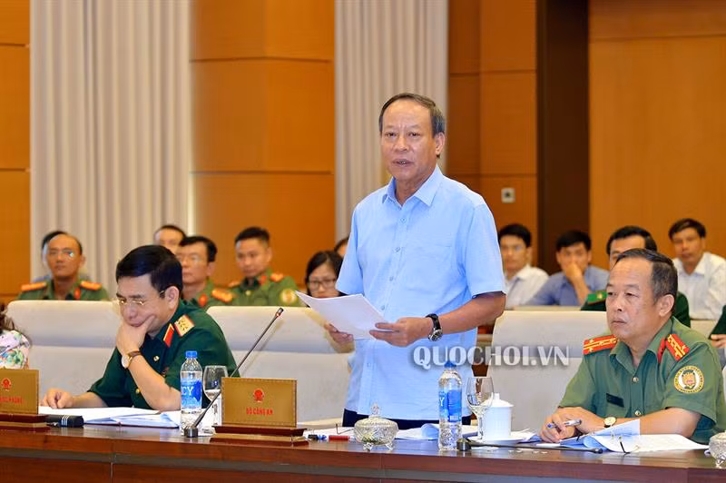 Thứ trưởng Bộ Công an Lê Quý Vương giải trình một số vấn đề đại biểu quan tâm