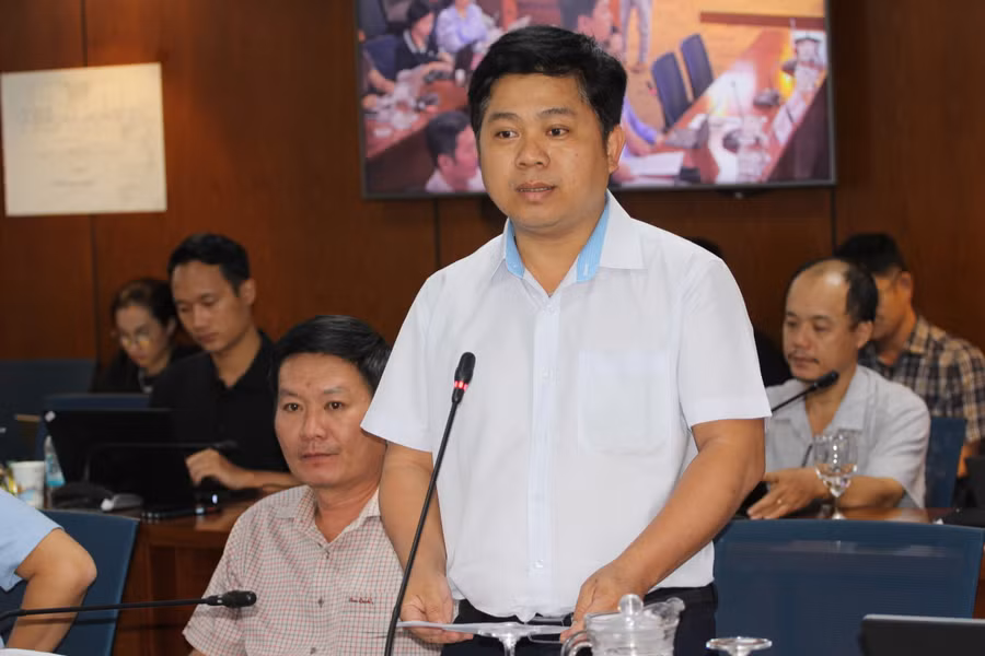 Ông Hồ Tấn Minh thông tin tại buổi họp báo.