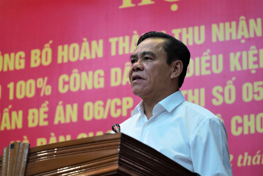 Ông Võ Trọng Hải, Chủ tịch UBND tỉnh Hà Tĩnh biểu dương, ghi nhận những thành tích của lực lượng Công an Hà Tĩnh trong công tác cấp CCCD trên địa bàn. Ông Võ Trọng Hải, Chủ tịch UBND tỉnh Hà Tĩnh biểu dương, ghi nhận những thành tích của lực lượng Công an Hà Tĩnh trong công tác cấp CCCD trên địa bàn.