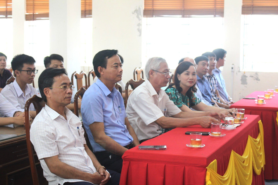 Các đại biểu tham dự buổi gặp mặt.