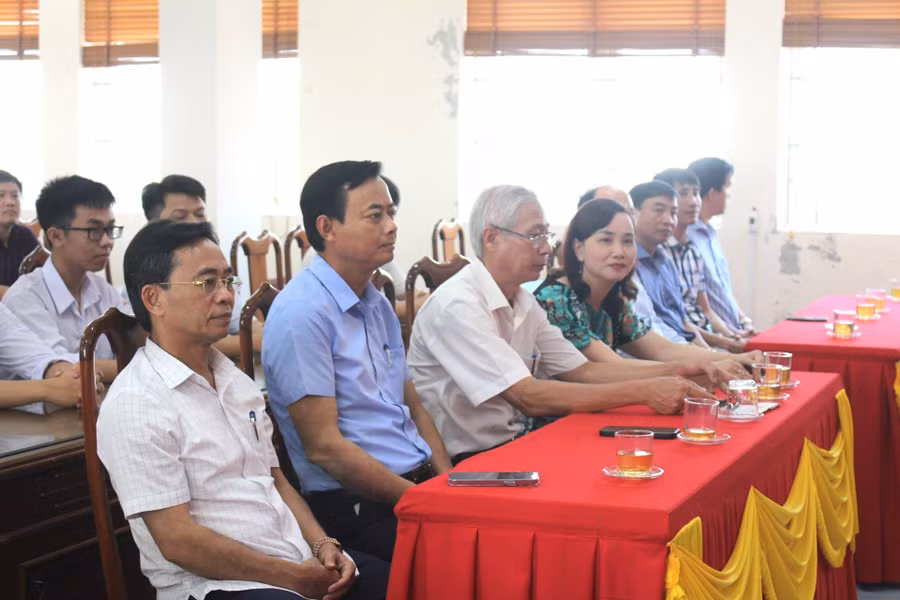 Các đại biểu tham dự buổi gặp mặt.