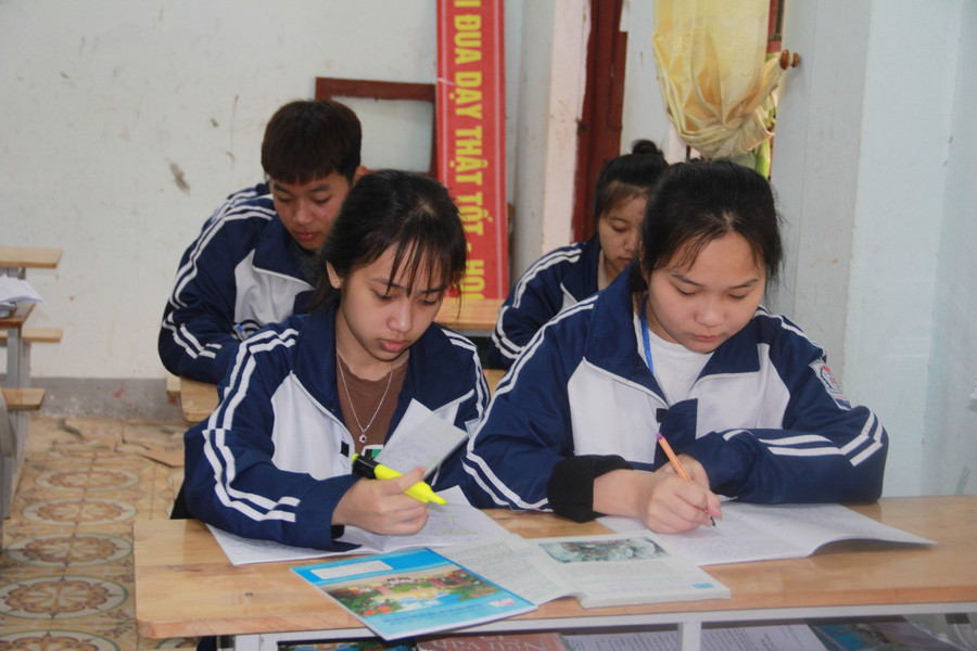 Học sinh trường THCS-THPT Dân tộc nội trú Hà Tĩnh.