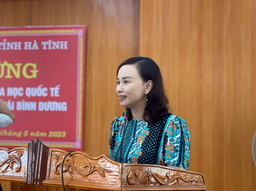 Giám đốc Sở GD&amp;ĐT Hà Tĩnh mong muốn 2 học sinh giữ gìn sức khoẻ, tạo tâm thế tốt để giành kết quả tốt tại 2 kỳ thi quốc tế sắp tới.