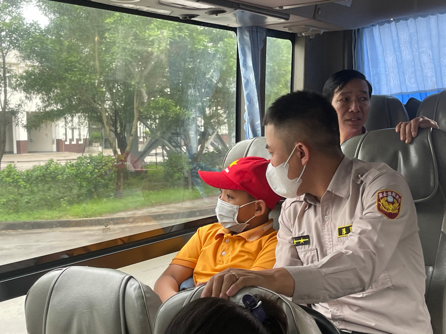 Ngoài ra, dịp này doanh nghiệp đã tổ chức cho người thân tham quan công viên sinh thái, môi trường làm việc, khu vực cảng và cảnh quan xung quanh tại Formosa Hà Tĩnh.