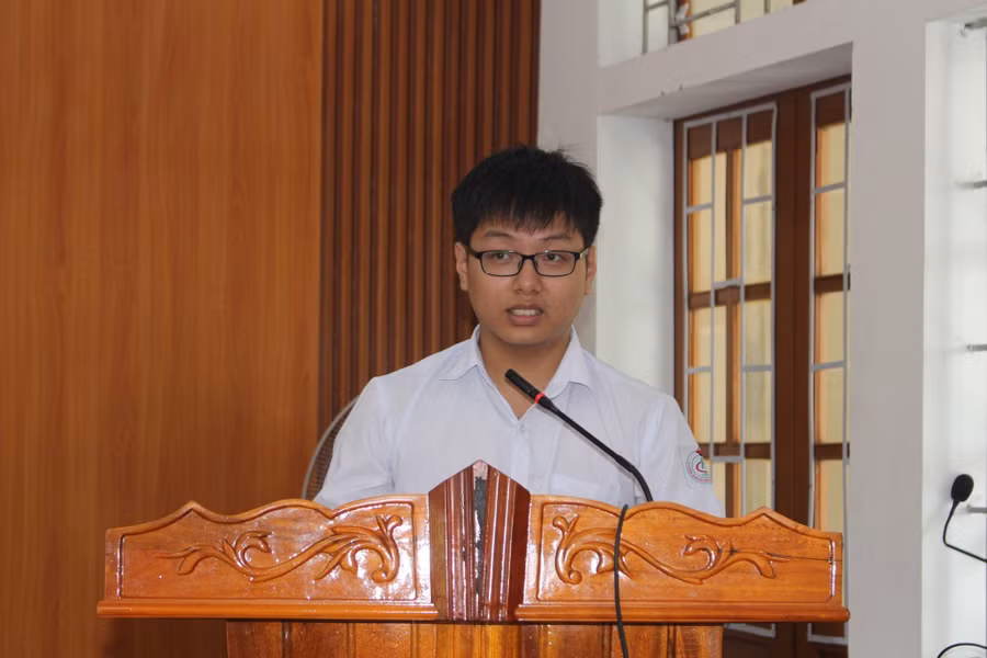 Em Đinh Cao Sơn, 12 Hoá ( THPT Chuyên Hà Tĩnh) bày tỏ quyết tâm nỗ lực hết mình trong kỳ thi.