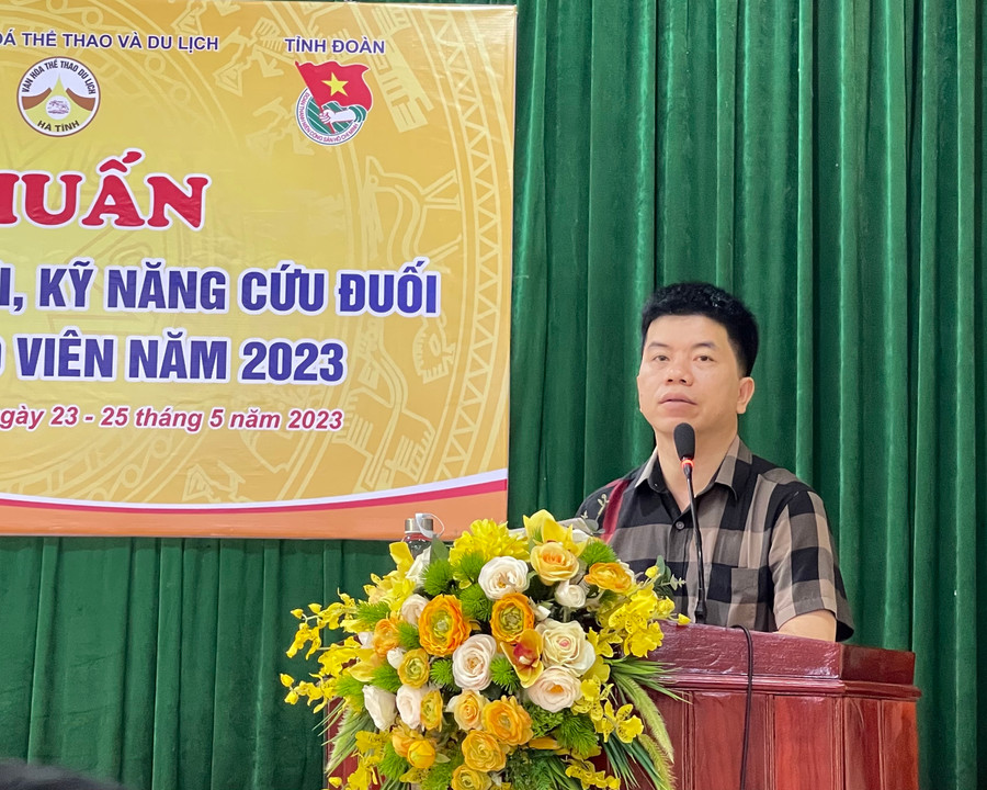 Ông Nguyễn Hồng Cường - Phó Giám đốc Sở GD&ĐT phát biểu tại lễ tổng kết. Ông Nguyễn Hồng Cường - Phó Giám đốc Sở GD&ĐT phát biểu tại lễ tổng kết.