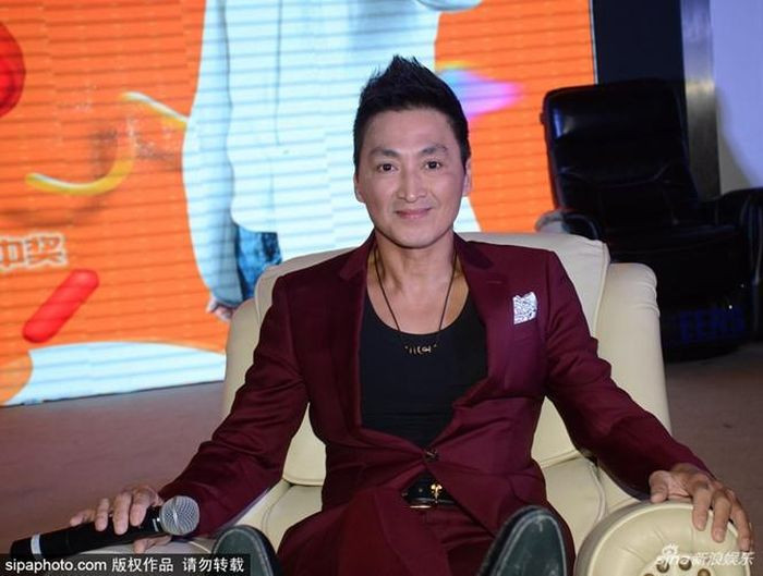 "Triển Chiêu" Hà Gia Kính: Gia sản trăm tỷ, 61 tuổi vẫn độc thân ảnh 9