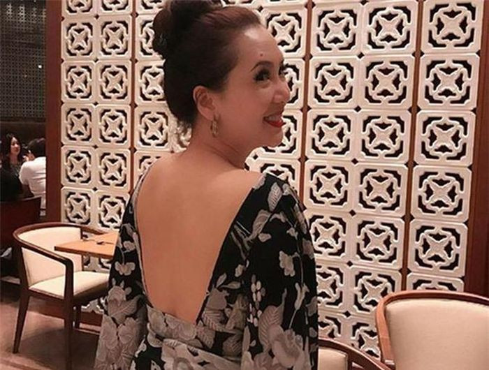 Mặc dù đã xa rời màn ảnh nhiều năm nhưng Mộng Vân vẫn thường xuyên gặp gỡ, họp mặt những đồng nghiệp cũ thân thiết như Diễm Hương, Quyền Linh, Đoàn Minh Tuấn… Mặc dù đã xa rời màn ảnh nhiều năm nhưng Mộng Vân vẫn thường xuyên gặp gỡ, họp mặt những đồng nghiệp cũ thân thiết như Diễm Hương, Quyền Linh, Đoàn Minh Tuấn…