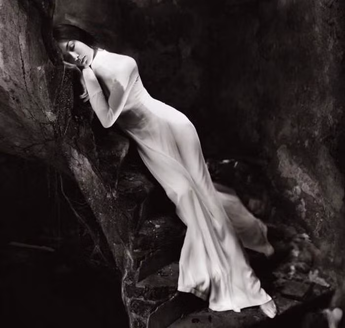 Bộ ảnh khiến người hâm mộ hoài niệm một Tăng Thanh Hà xinh đẹp và diễn xuất đầy nội tâm trên màn ảnh Việt.