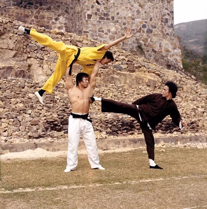 Tiền cước tấn công Bolo Yeung trong phim Long tranh hổ đấu (Enter the Dragon - 1973).