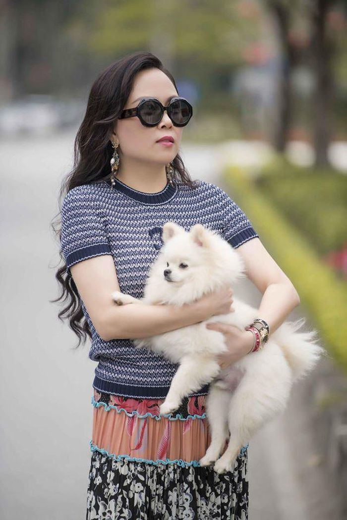 Phong cách phối đồ "có một không hai" của Phượng Chanel mùa dịch Covid-19 ảnh 22 Phong cách phối đồ "có một không hai" của Phượng Chanel mùa dịch Covid-19 ảnh 22